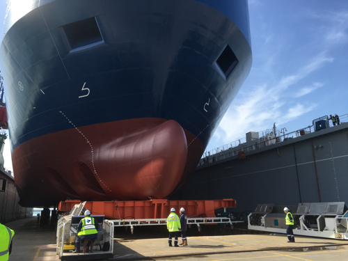 floating dock with transfer system