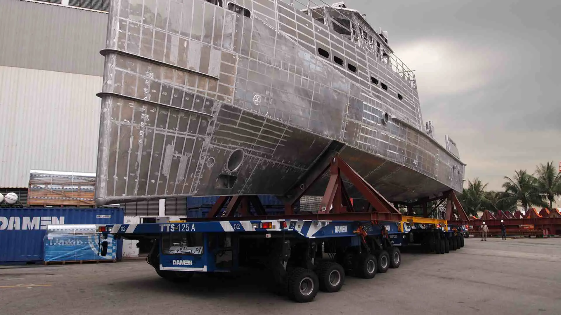 Syncrolift multi wheeler at Damen shipyard